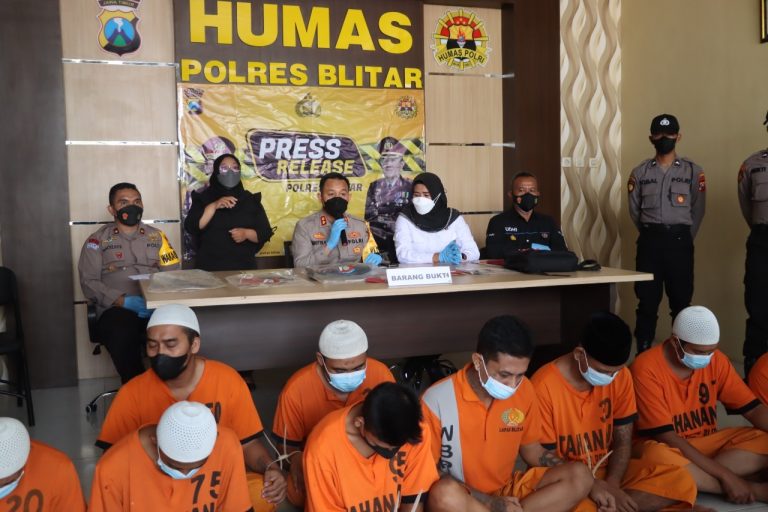 POLRES BLITAR GELAR PRESS RELEASE KASUS CURANMOR