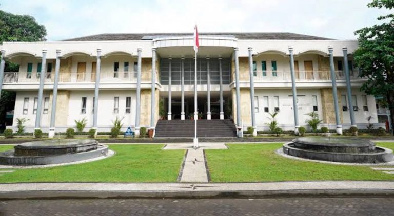 Yayasan Kampus Unizar Mataram Terjadi Sengketa Sesama Saudara, Belum Ada Titik Temu