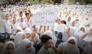 Terkait Adanya Dugaan Pungli, Siswa SMK Negeri 1 Boyolangu Tulung Agung Unjuk Rasa