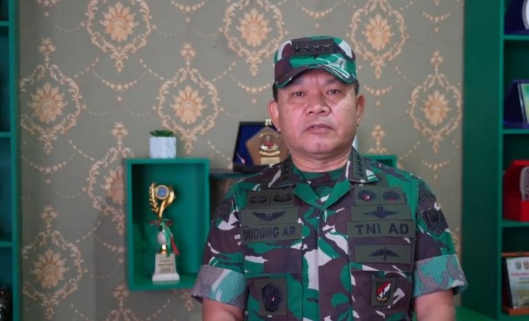 KSAD JENDERAL DUDUNG BESERTA STAF KELUARGA BESAR TNI AD SAMPAIKAN DUKA CITA ATAS MUSIBAH DI STADION KANJURUHAN