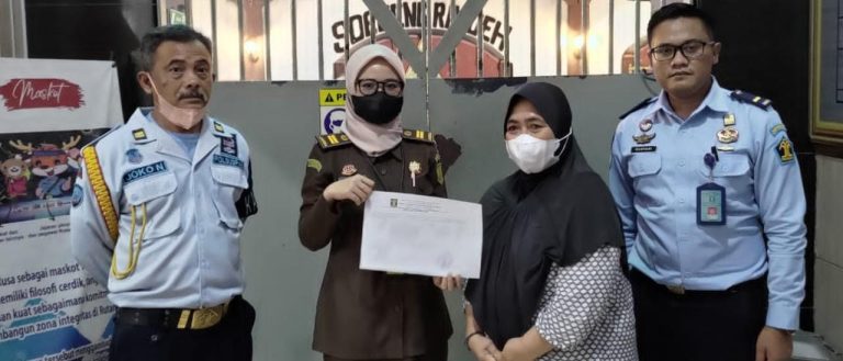 Siti Farida Masuk Rutan Salatiga