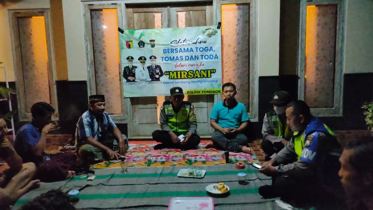 Jelang Pilkades, Personel Polsek Ponggok Patroli Cipta Kondisi  Sambang Tokoh Agama Dan Masyarakat