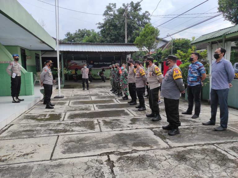 Tingkatkan Sinergitas, Polsek Sanankulon Gelar Apel Gabungan QUICK WINS PRESISI Bersama  Anggota TNI Koramil 0808/04 Sanankulon