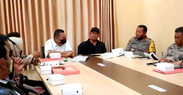 KRPK DAN MANTAN KEJARI BLITAR  DESAK POLRES BLITAR USUT KEMBALI SAMPAI TUNTAS KASUS KORUPSI DANA ATLET 2015