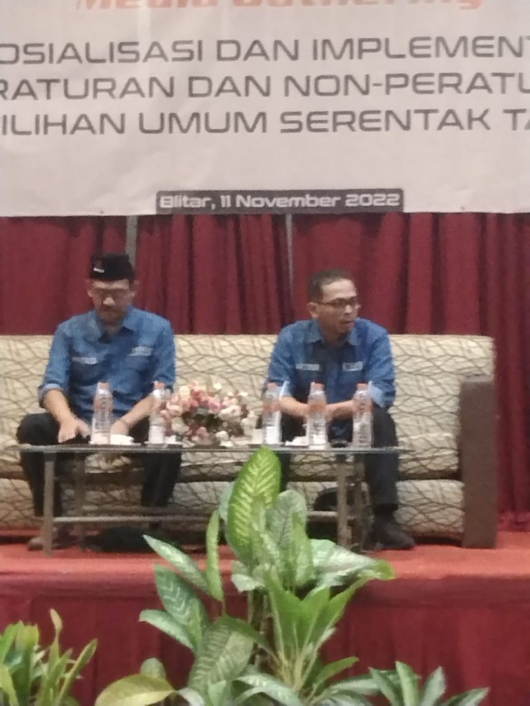 MEDIA GATHERING , BAWASLU KABUPATEN BLITAR ADAKAN SOSIALISASI DAN IMPLEMENTASI PERATURAN DAN NON PERATURAN PADA PEMILIHAN UMUM SERENTAK TAHUN 2024