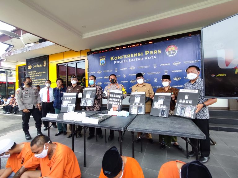 Polres Blitar Kota Ciduk 10 Tersangka Kasus Narkoba Jelang Natal dan Tahun Baru