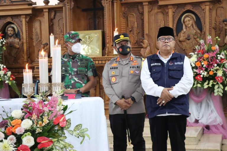 Pastikan Perayaan Natal Aman, Kapolres Blitar Kota Cek Gereja dan Pos Pengamanan