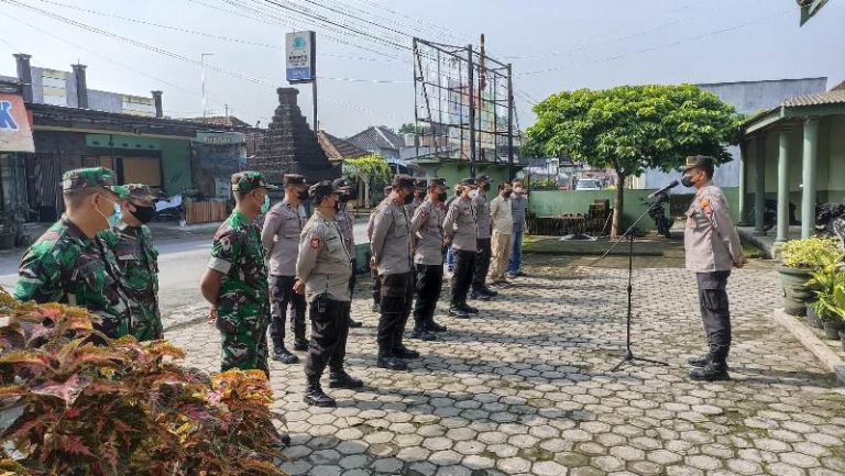 JAGA SITUASI KAMTIBMAS, POLSEK PONGGOK GELAR APEL SINERGITAS BERSAMA KORAMIL PONGGOK