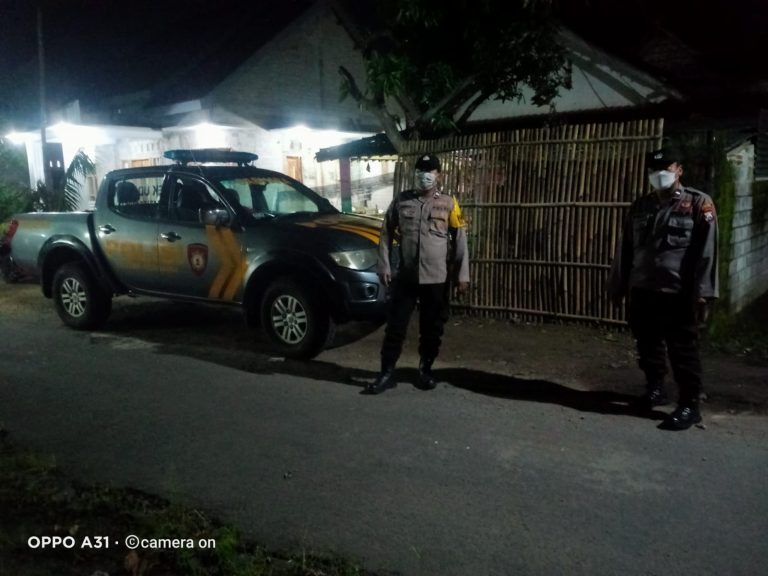 Antisipasi Terjadinya Kejahatan Malam Hari, Anggota Polsek Udanawu Laksanakan Patroli Rutin Di Wilayah Hukum Polsek Udanawu.