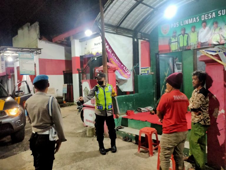 Polsek Sanankulon Patroli Malam Sambangi Poskampling, Sampaikan Himbauan Kamtibmas Dimalam Hari