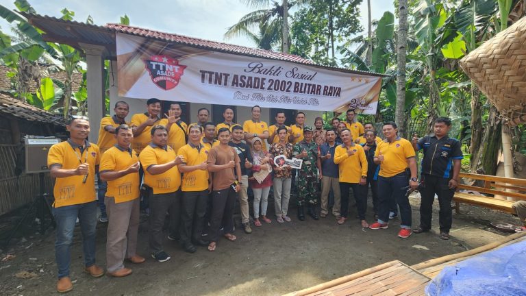 20 Tahun Pengabdian, Alumni Dikmaba Polri TTNT-ASADE 2002 Polres Blitar dan Polres Blitar Kota Gelar Bedah Rumah