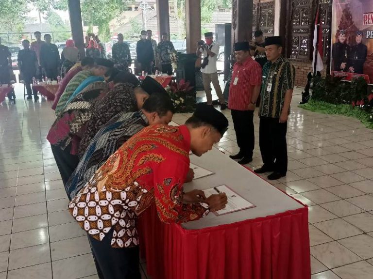 Tanda Tangan Fakta Integritas Pelaksanaan APBDes 2023