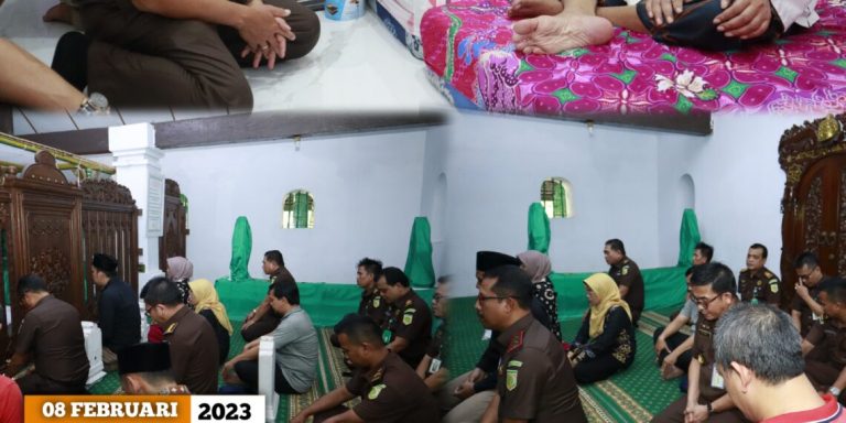 KUNJUNGAN SILATURAHMI KEPALA KEJAKSAAN TINGGI BANTEN DENGAN TOKOH AGAMA BANTEN KH. TUBAGUS AHMAD SYADZILI WASI