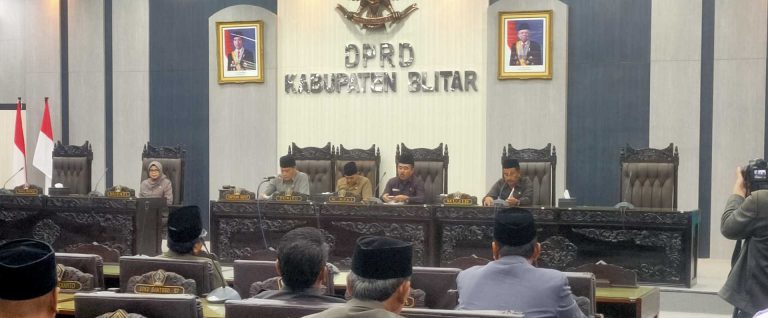 DPRD KABUPATEN BLITAR GELAR PARIPURNA PENYAMPAIAN PENJELASAN LKPJ BUPATI 2022