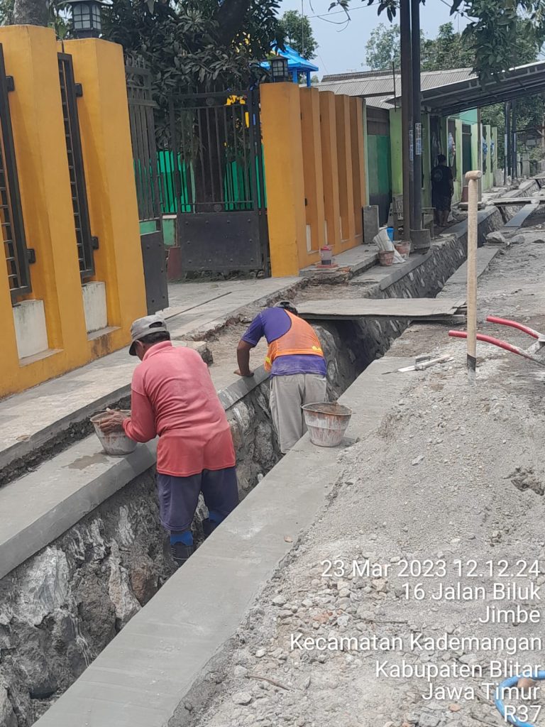 DIDUGA ADA KEJANGGALAN DALAM PROYEK DRAINASE SILUMAN DI DESA JIMBE