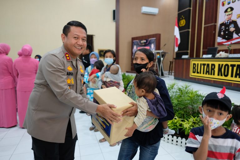 Polres Blitar Kota Gelar Gerakan Orang Tua Asuh, Cegah Stunting pada Balita