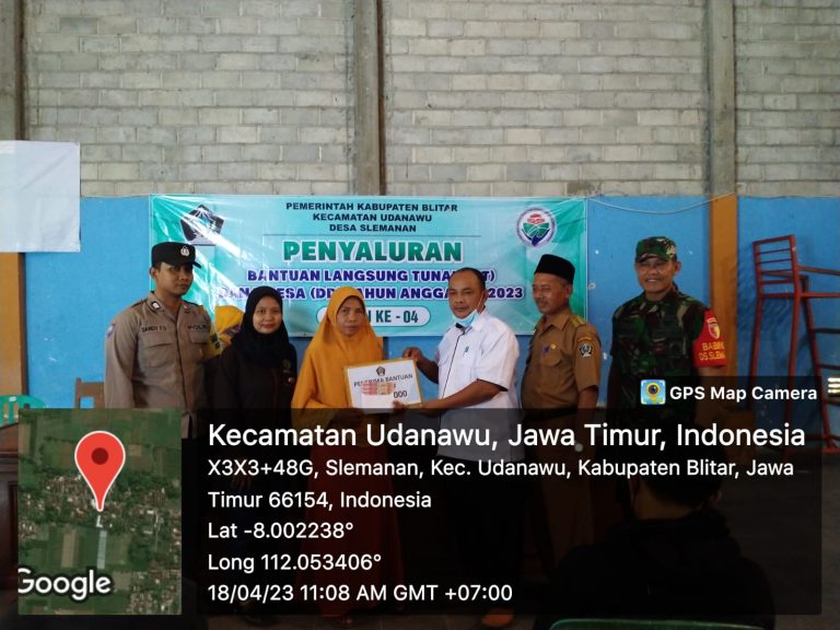 Bhabinkamtibmas Laksanakan Pengamanan Sekaligus Pendampingan Penyaluran BLT-DD Desa Slemanan Kecamatan Udanawu Kabupaten Blitar.