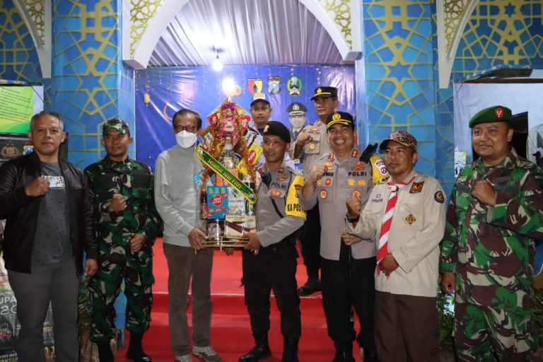 Kunjungan Bupati Magetan Di Pos Pelayanan Dan Pengamanan Terpadu, Pantau Pelaksanaan Operasi Ketupat Semeru 2023