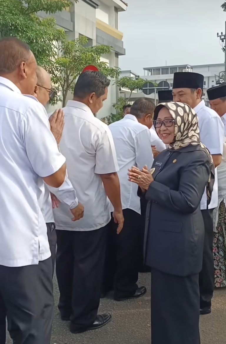 Usai Libur Lebaran, Bupati Jombang Pimpin Apel Serta Halal Bihalal