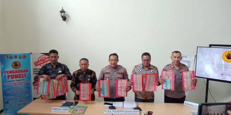 Oknum Guru Sekolah Di Lumajang Terjaring OTT Pungutan Liar Bantuan Program Indonesia Pintar