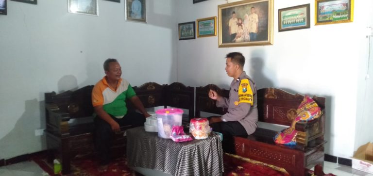 Bhabinkamtibmas Desa Ringinanom – Udanawu Laksanakan Giat “Bhasudewa”.