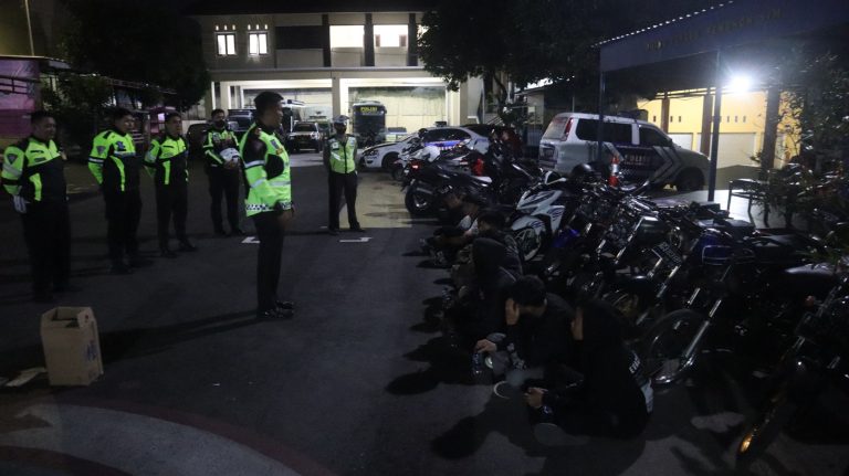 Polres Blitar Kota Gelar Razia Balap Liar Dan Amankan Puluhan Motor