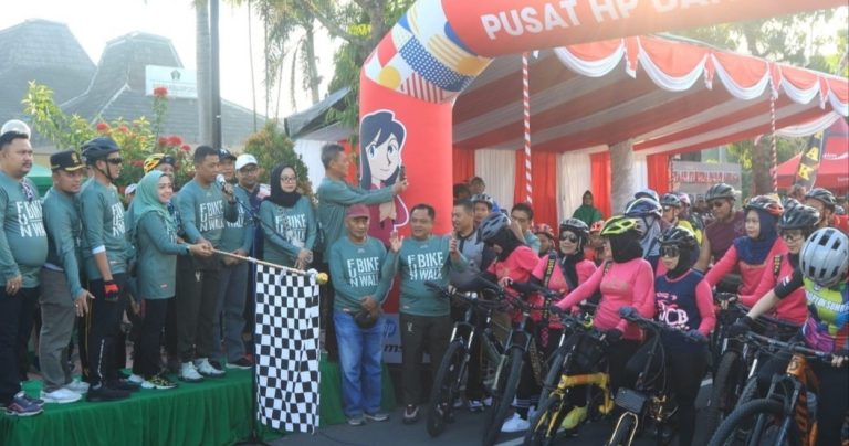 Peringati HUT Persit Ke-77, Kodim 0808 Blitar Gelar Fun Bike Dan Fun Walk