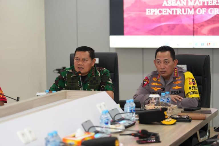 Sinergis TNI Polri Sukseskan KTT Ke-42