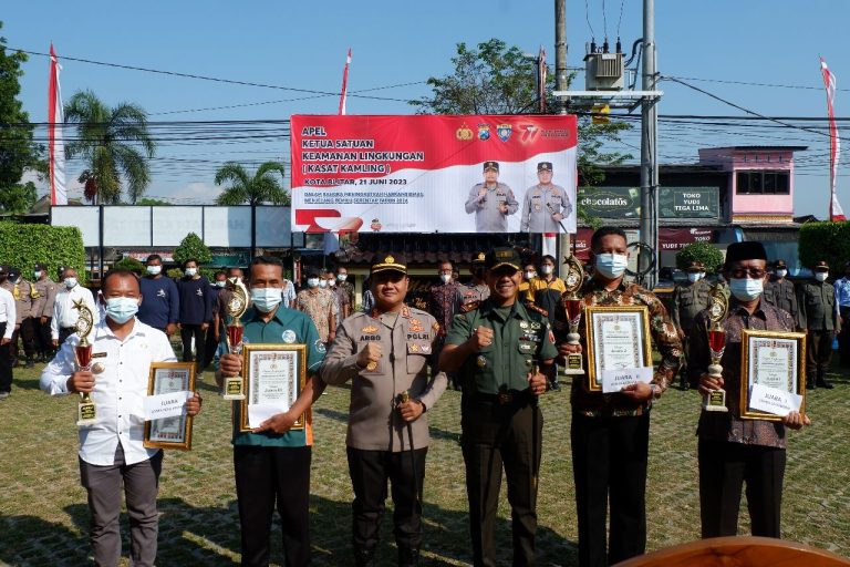 Wujudkan Kamtibmas Jelang Pemilu 2024, Polres Blitar Kota Gelar Apel Serentak Satkamling