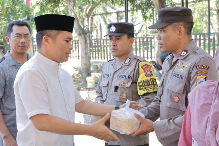 Polres Nganjuk Gelar Sholat Idul Adha 1444 H/ 2023 M dan Bagikan Daging Kurban