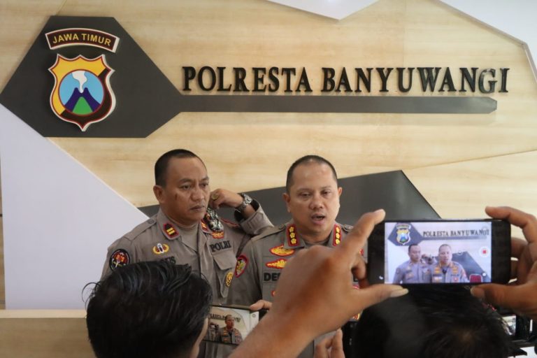 Polresta Banyuwangi Himbau Pengguna Jalan Lewat Jalur Selatan Hindari Macet Antrean Pelabuhan Ketapang