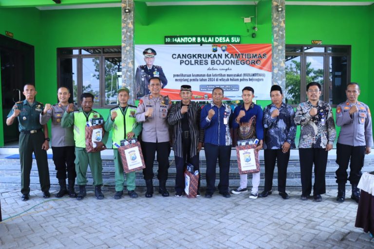 Harkamtibmas Polres Bojonegoro Gelar Cangkrukan Kamtibmas Bareng Warga 