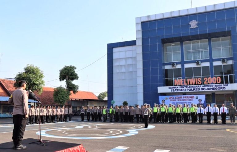 Polres Bojonegoro Laksanakan Apel Gelar Pasukan Operasi Patuh Semeru Tahun 2023