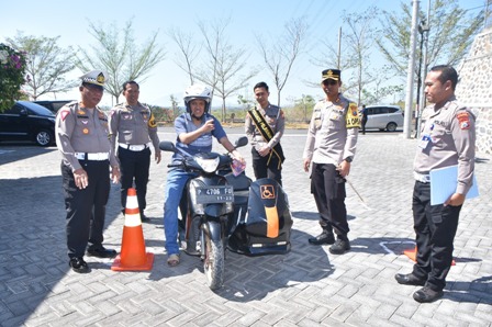 Polisi Fasilitasi Pembuatan SIM D Bagi Penyandang Disabilitas di Situbondo