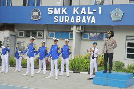 Wujudkan Generasi Emas 2045, Polres Pelabuhan Tanjungperak Sosialisasi Penguatan Karakter di 11 Sekolah