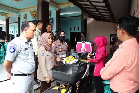 Sajadah Srikandi, Inovasi Polres Jember Permudah Layanan Wajib Pajak Ranmor