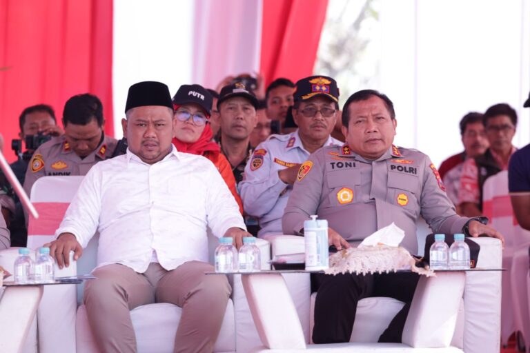 Kapolda Jatim Apresiasi Bupati Gresik Bangun Palang Pintu KA Sebidang JPL 365 Cerme