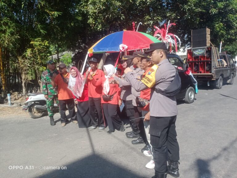 Pawai Ta’aruf di Besuki Udanawu hadirkan anak-anak TK dan Paud