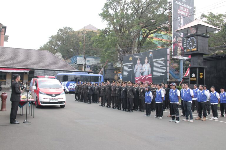 Serahkan Ambulans Makota Presisi Wujud Kolaborasi Kemanusiaan Polresta Malang Kota Dengan Relawan