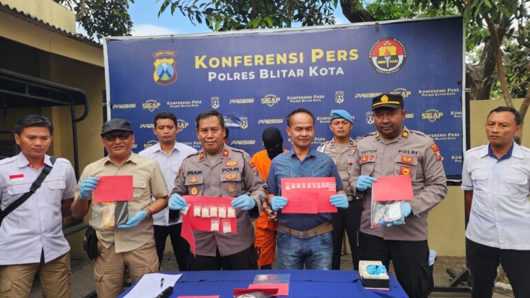 Polsek Sukorejo Polres Blitar Kota Tangkap Kurir Narkoba Jenis Sabu dan Pil Double L