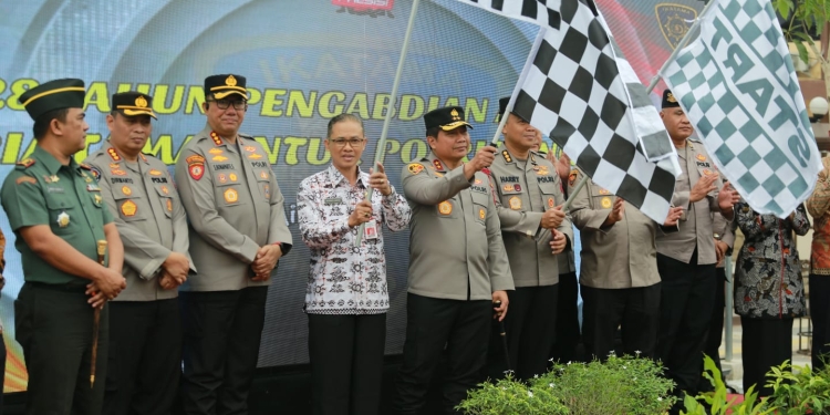 Kapolda Jatim Berangkatkan Bantuan Air Bersih Untuk Warga Terdampak Kekeringan