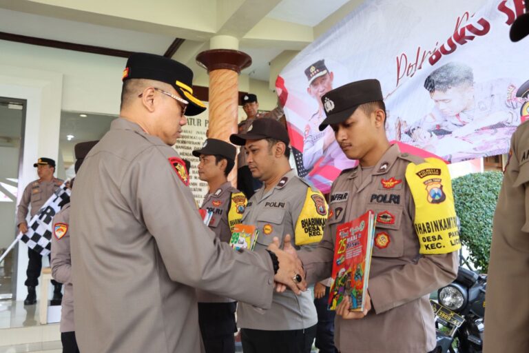 Polresta Banyuwangi Berbagi Buku Dukung Pendidikan dan Literasi