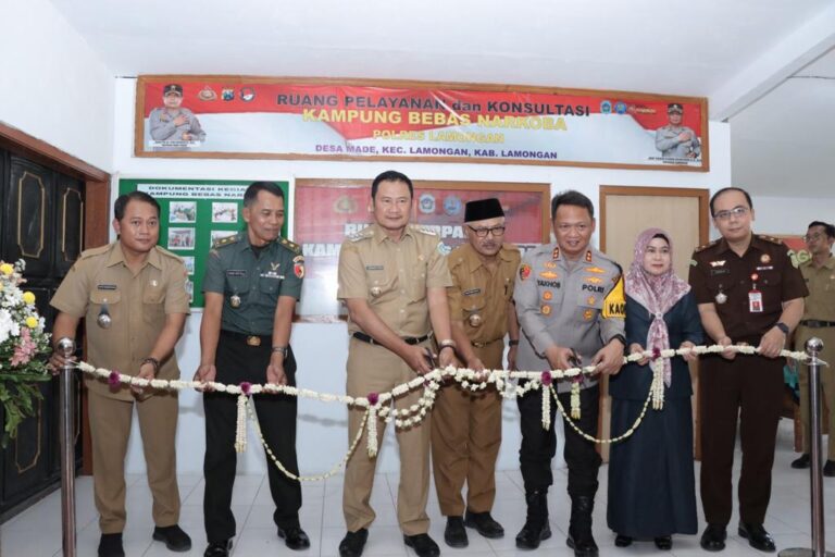 Kapolres Lamongan Bersama Forkopimda Resmikan Kampung Bebas Narkoba