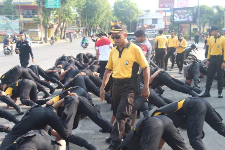 Kapolres Sumenep Memimpin Upacara Tradisi Bintra Angkatan 50, 51 Dan 52 