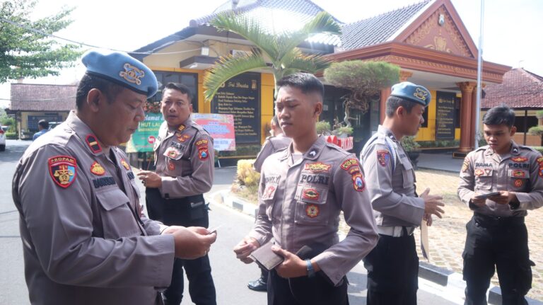 Propam Polres Blitar Kota Gelar Operasi Gaktibplin Terhadap Personel