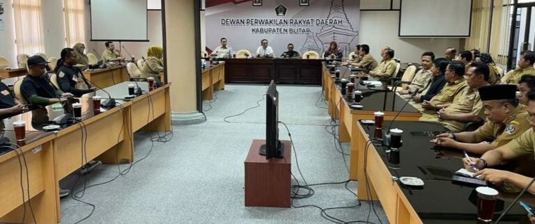 Hearing Komisi II DPRD Kabupaten Blitar  Bersama Gannas Bahas Tentang Himbauan Pembelian Beras Lokal Bagi ASN