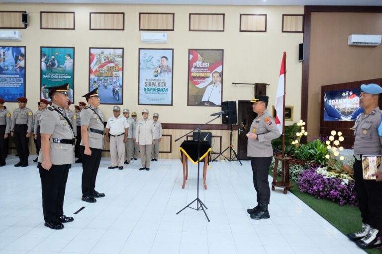 Kapolres Blitar Kota Pimpin Sertijab Kasat dan Kenaikan Pangkat