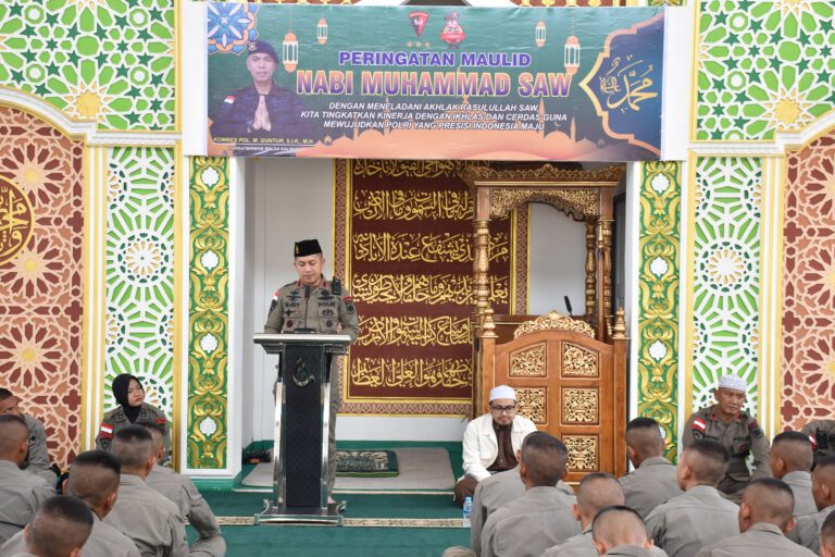 Dansatbrimob Polda Kalbar Hadiri Peringatan Maulid Nabi Muhammad SAW 1445 Hijriyah