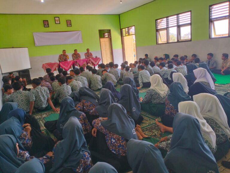 Cegah Bullying di Sekolah Polres Pacitan Blusukan ke Sekolah