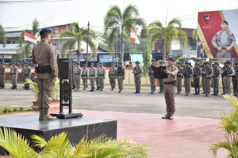 Satbrimob Polda Kalbar Upacara Penutupan Latihan Peningkatan Kemampuan Urban Warfare dan VVIP/VIP Protection